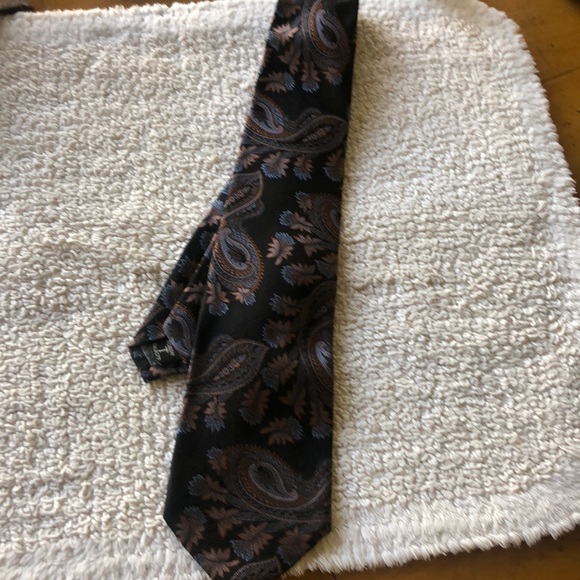 Robert Talbott Best of Class Tie - Picture 1 of 4